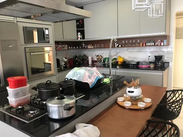 Casa com 500m² 4 quartos e 1 banheiro, à venda, no bairro Vila Assis Brasil em Mauá