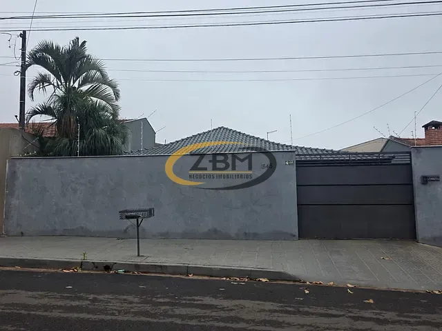 Casa com 360m² 3 quartos e 3 banheiros, à venda, no bairro Coliseu em Londrina