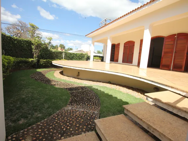 Casa 3 quartos e 3 banheiros, para alugar, no bairro Jardim Canadá em São João da Boa Vista