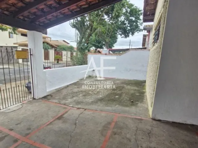 Casa com 200m² 3 quartos e 1 banheiro, para alugar, no bairro Jardim Califórnia em Taubaté
