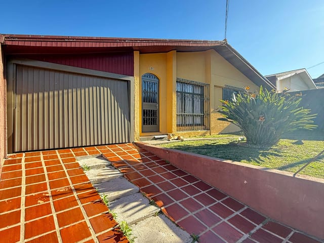 Casa com 168m² 3 quartos e 3 banheiros, à venda, no bairro Orfãs em Ponta Grossa