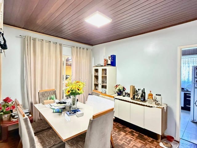 Casa com 168m² 3 quartos e 3 banheiros, à venda, no bairro Orfãs em Ponta Grossa
