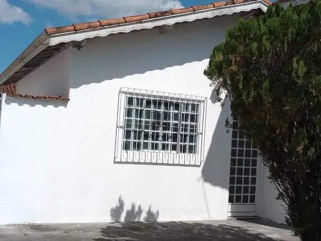 Casa 3 quartos e 2 banheiros, à venda, no bairro Residencial Village Santana em Guaratinguetá
