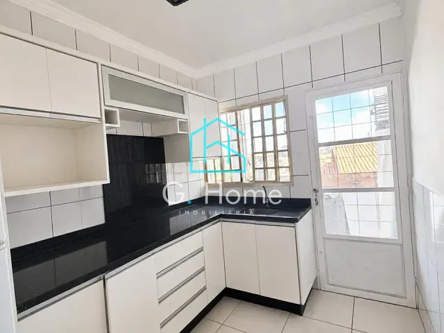 Casa com 129m² 2 quartos e 1 banheiro, à venda, no bairro Jardim Neman Sahyun em Londrina