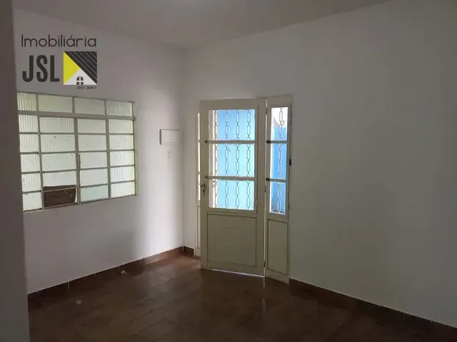 Casa com 250m² 3 quartos e 1 banheiro, para alugar, no bairro Parque Residencial Nova Caçapava em Caçapava