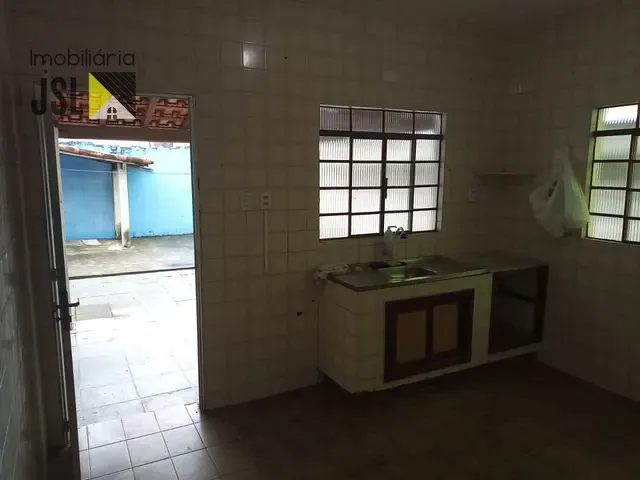 Casa com 250m² 3 quartos e 1 banheiro, para alugar, no bairro Parque Residencial Nova Caçapava em Caçapava
