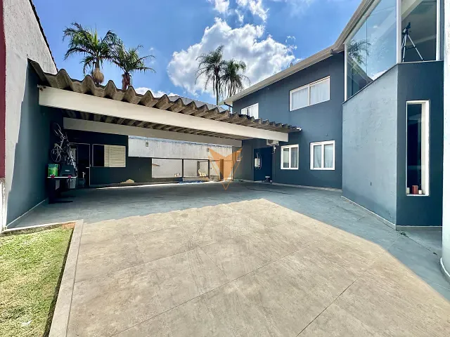 Casa 4 quartos e 5 banheiros, à venda, no bairro Granja Viana II em Cotia