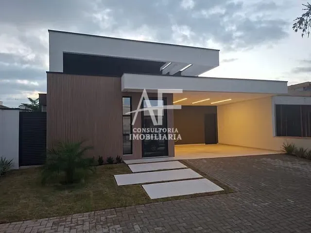 Casa com 300m² 3 quartos e 3 banheiros, à venda, no bairro Jardim dos Estados em Taubaté