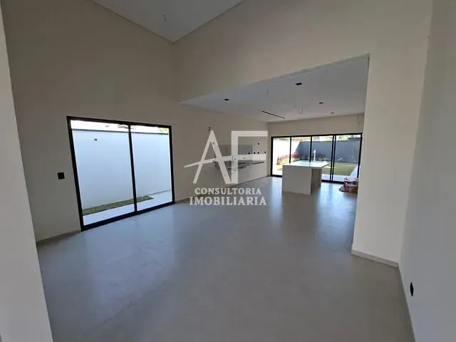 Casa com 300m² 3 quartos e 3 banheiros, à venda, no bairro Jardim dos Estados em Taubaté