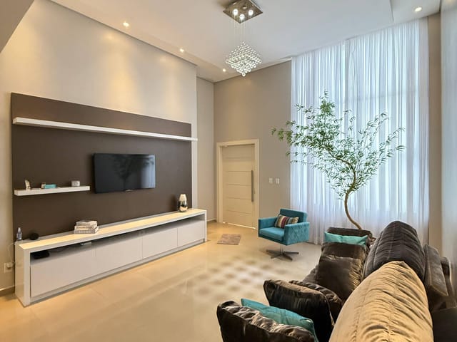 Casa com 158m² 3 quartos e 3 banheiros, à venda, no bairro Neves em Ponta Grossa