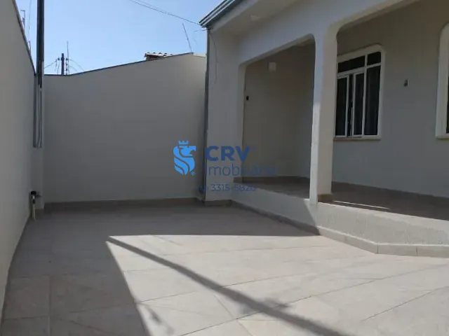 Casa com 200m² 3 quartos e 3 banheiros, à venda, no bairro Conjunto Habitacional Alexandre Urbanas em Londrina