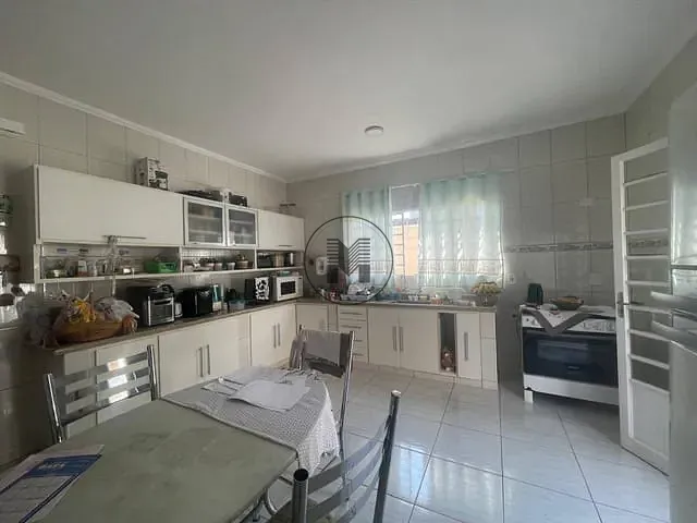 Casa com 250m² 3 quartos e 4 banheiros, à venda, no bairro Jardim Bela Vista em Guaratinguetá