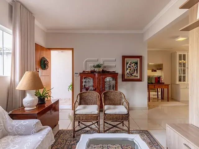 Casa com 250m² 3 quartos e 3 banheiros, à venda, no bairro Terras de Santana II em Londrina