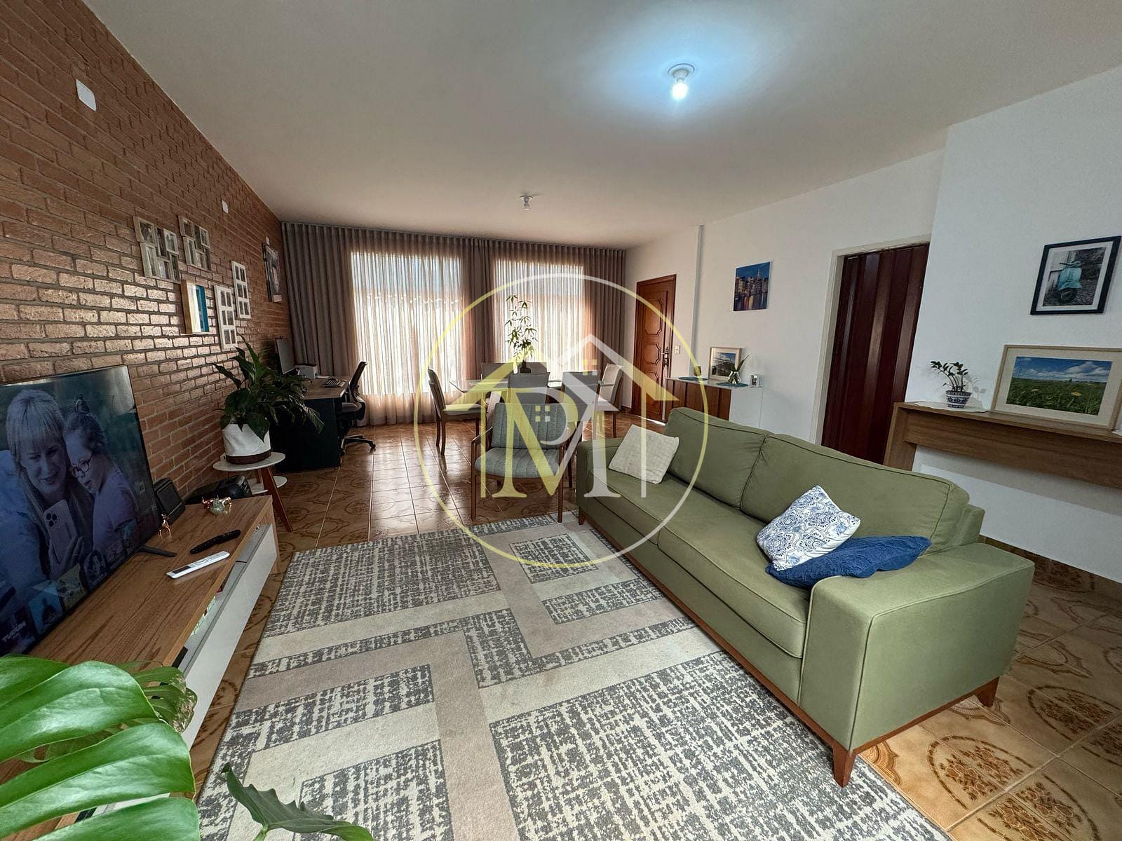 Casa à venda com 3 quartos, 153m² - Foto 1