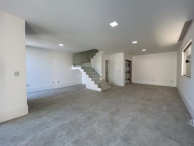 Casa com 340m² 3 quartos e 5 banheiros, à venda, no bairro Recreio dos Bandeirantes em Rio de Janeiro