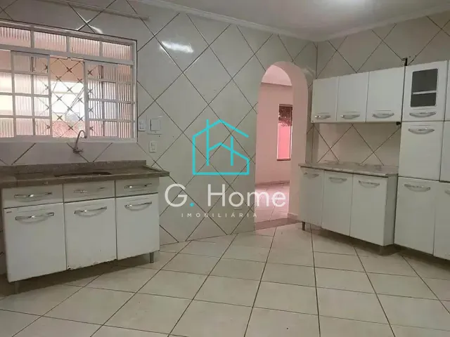 Casa com 200m² 2 quartos e 1 banheiro, à venda, no bairro Conjunto Professora Hilda Mandarino em Londrina