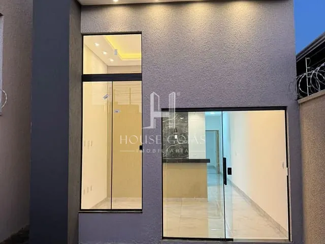 Casa 2 quartos e 2 banheiros, à venda, no bairro Setor Estrela Dalva em Goiânia
