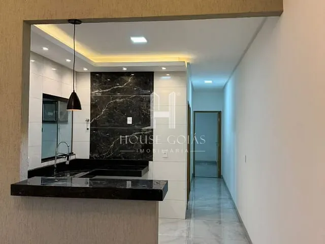 Casa 2 quartos e 2 banheiros, à venda, no bairro Setor Estrela Dalva em Goiânia