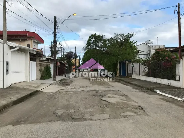 Casa com 218m² 2 quartos e 1 banheiro, à venda, no bairro Perequê-Acu em Ubatuba