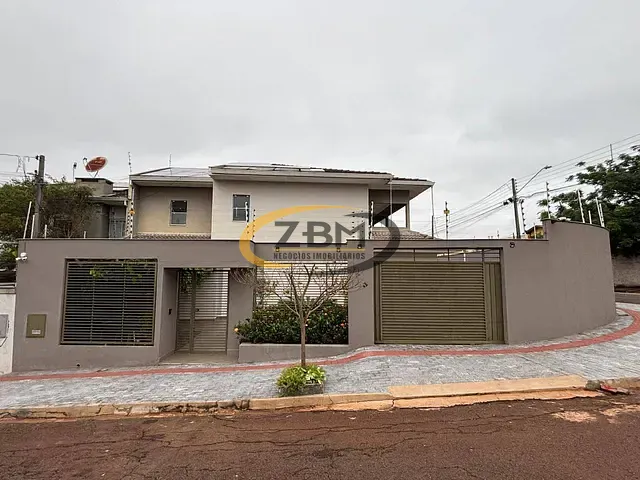 Casa com 298m² 4 quartos e 4 banheiros, à venda, no bairro Jardim Burle Marx em Londrina