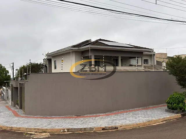 Casa com 298m² 4 quartos e 4 banheiros, à venda, no bairro Jardim Burle Marx em Londrina
