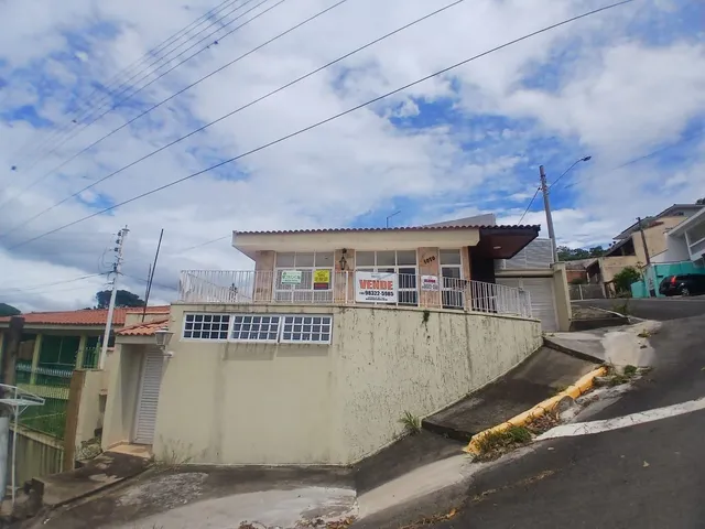 Casa com 254m² 3 quartos e 3 banheiros, à venda ou para alugar, no bairro Jardim Mantiqueira em Águas da Prata