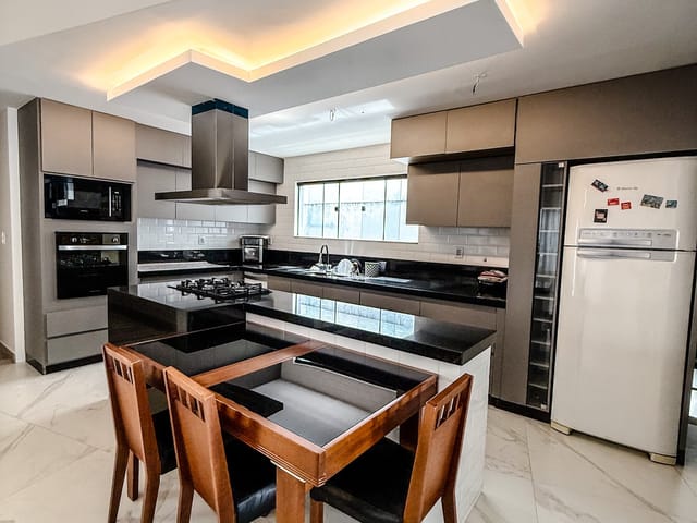Casa com 470m² 3 quartos e 4 banheiros, à venda, no bairro Lagoa em Macaé