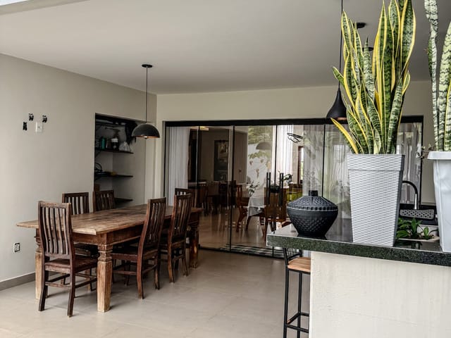 Casa com 470m² 3 quartos e 4 banheiros, à venda, no bairro Lagoa em Macaé