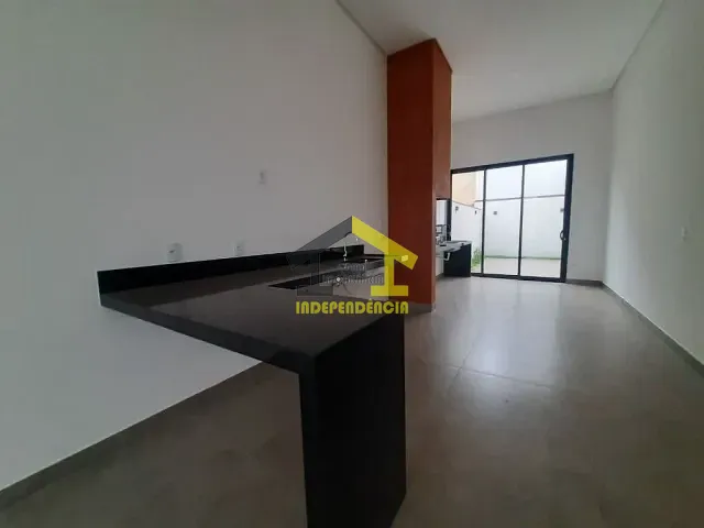 Casa com 200m² 3 quartos e 4 banheiros, à venda, no bairro Parque do Varvito em Itu