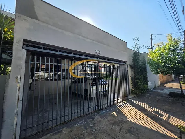 Casa com 307m² 3 quartos e 2 banheiros, à venda, no bairro Aurora em Londrina