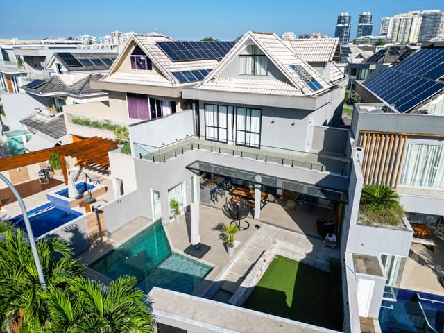 Casa com 360m² 5 quartos e 7 banheiros, à venda, no bairro Recreio dos Bandeirantes em Rio de Janeiro