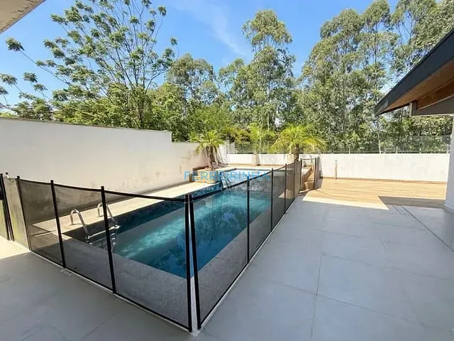 Casa com 300m² 4 quartos e 4 banheiros, à venda, no bairro Urbanova em São José dos Campos