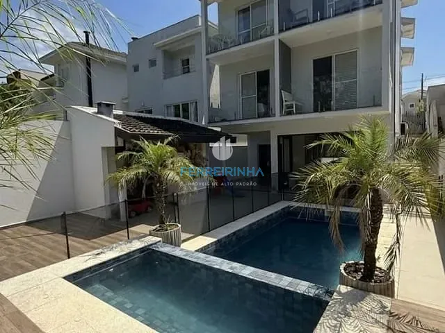 Casa com 300m² 4 quartos e 4 banheiros, à venda, no bairro Urbanova em São José dos Campos