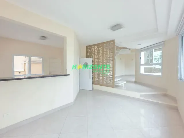 Casa com 300m² 3 quartos e 4 banheiros, à venda, no bairro Urbanova em São José dos Campos