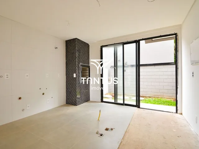 Casa com 90m² 3 quartos e 4 banheiros, à venda, no bairro Santa Cândida em Curitiba