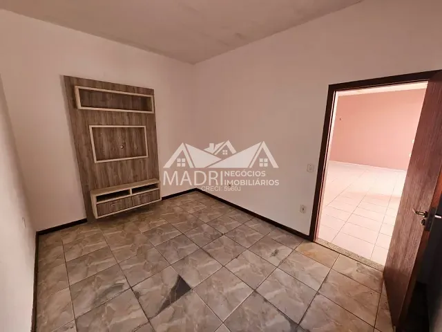 Casa 4 quartos e 3 banheiros, para alugar, no bairro Madri em Palhoça