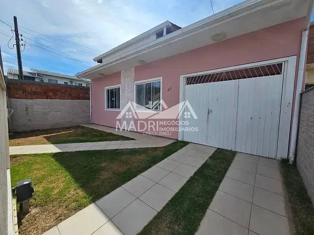 Casa 4 quartos e 3 banheiros, para alugar, no bairro Madri em Palhoça