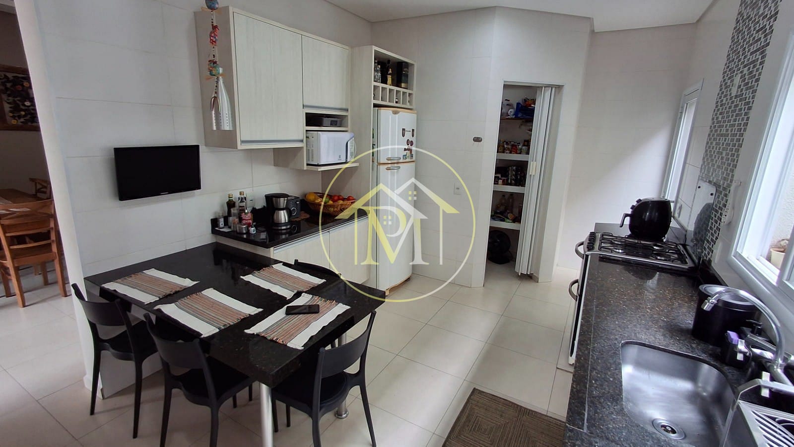 Casa à venda com 3 quartos, 180m² - Foto 9