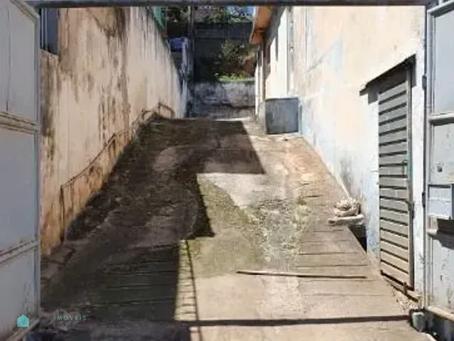 Casa com 250m² 3 quartos e 1 banheiro, à venda, no bairro Jardim Nova Esperança em Francisco Morato