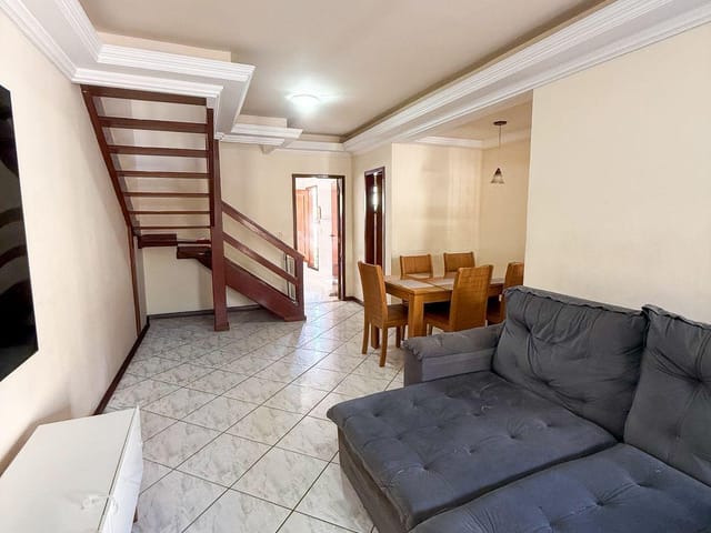 Casa com 156m² 3 quartos e 2 banheiros, à venda, no bairro Riviera Fluminense em Macaé