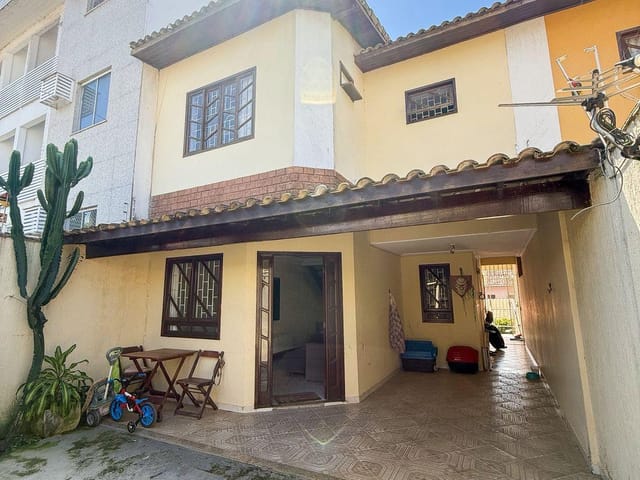 Casa com 156m² 3 quartos e 2 banheiros, à venda, no bairro Riviera Fluminense em Macaé