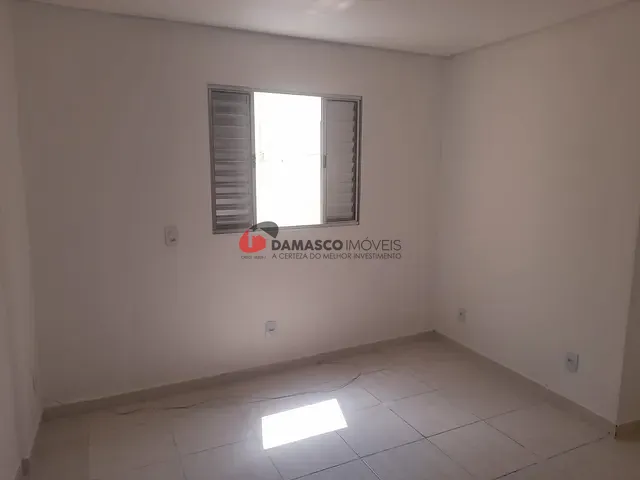 Casa com 30m² 1 quarto e 1 banheiro, para alugar, no bairro Nova Gerti em São Caetano do Sul