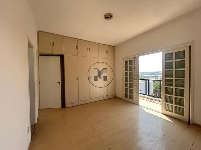 Casa com 307m² 4 quartos e 4 banheiros, à venda, no bairro Portal das Colinas em Guaratinguetá