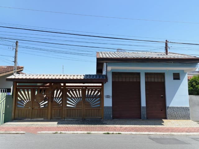 Casa com 220m² 2 quartos e 2 banheiros, à venda, no bairro Chácara São Silvestre em Taubaté