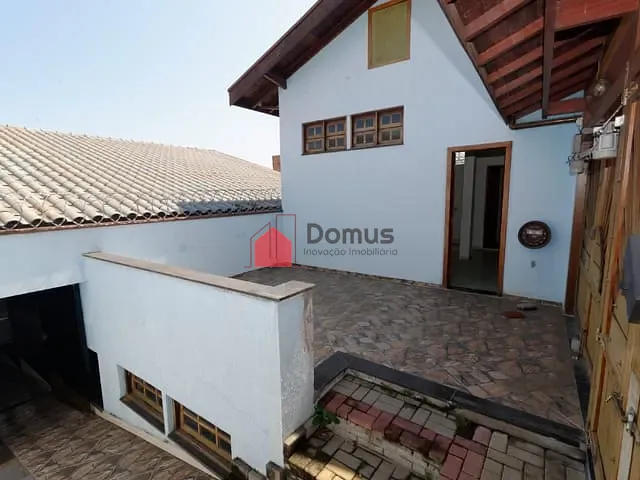 Casa com 220m² 2 quartos e 2 banheiros, à venda, no bairro Chácara São Silvestre em Taubaté