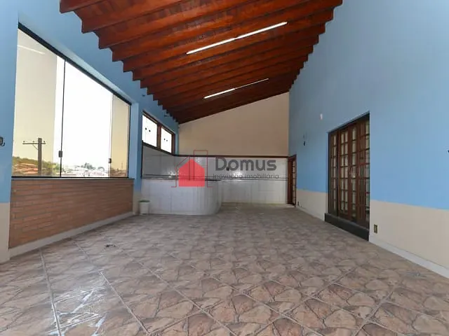 Casa com 220m² 2 quartos e 2 banheiros, à venda, no bairro Chácara São Silvestre em Taubaté