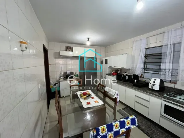 Casa com 300m² 3 quartos e 1 banheiro, à venda, no bairro Jardim do Sol em Londrina