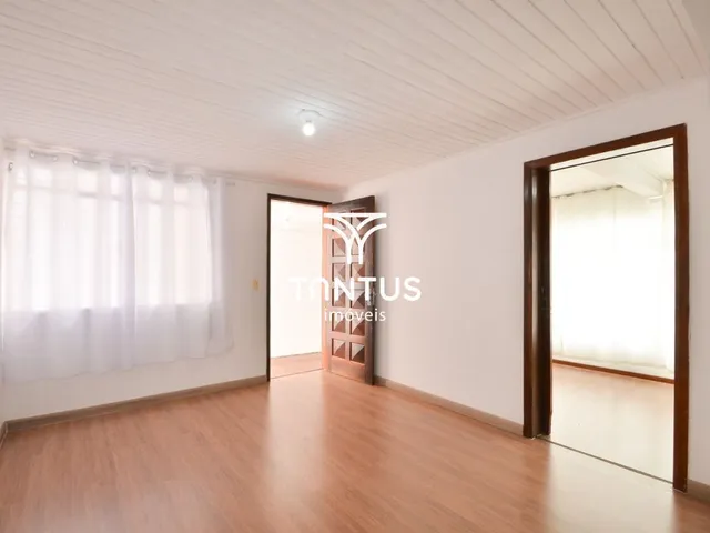 Casa com 200m² 3 quartos e 2 banheiros, à venda, no bairro Capão Raso em Curitiba
