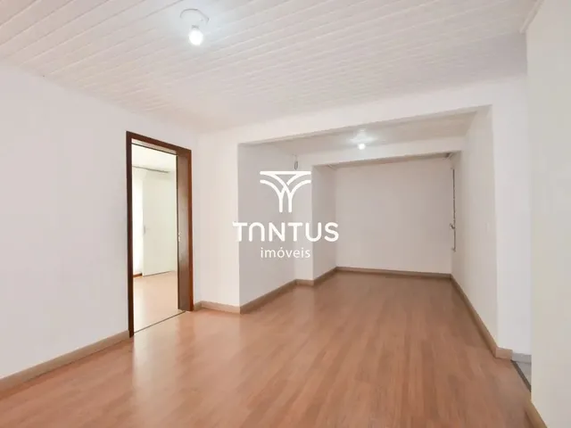 Casa com 200m² 3 quartos e 2 banheiros, à venda, no bairro Capão Raso em Curitiba