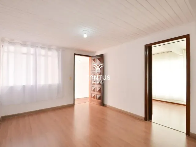 Casa com 200m² 3 quartos e 2 banheiros, à venda, no bairro Capão Raso em Curitiba